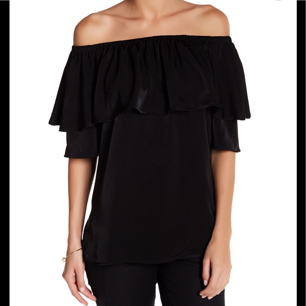 West Kei off the shoulder ruffle blouse black sz M